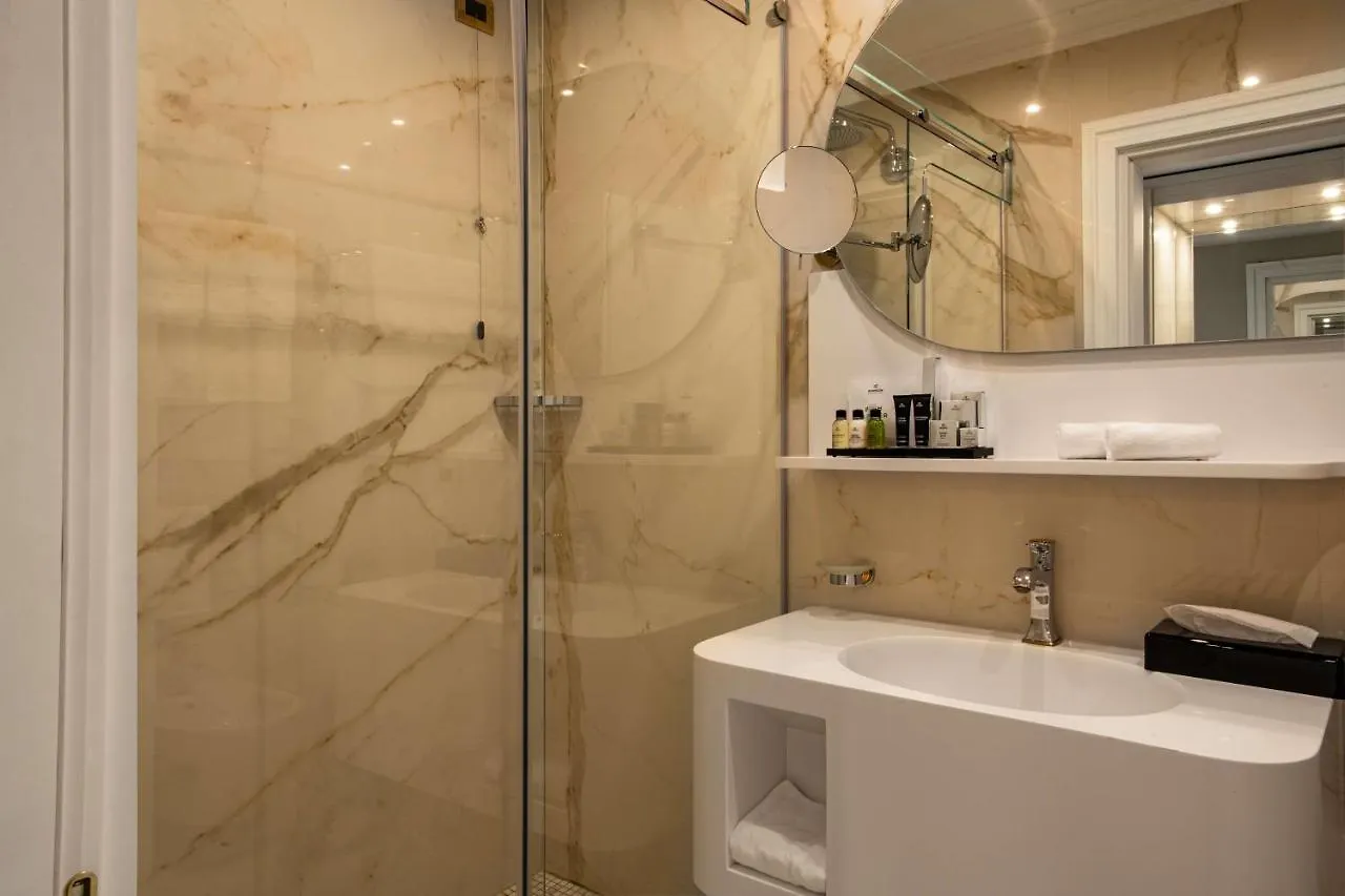 **** فندق Radisson Collection Morina Hotel, Tirana Selitë e Vogël ألبانيا